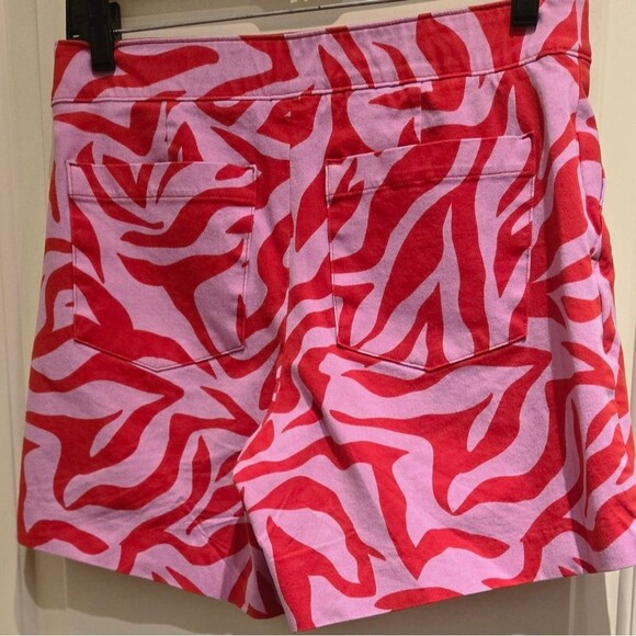 Spanx On The Go 4" Stylish Pink and Red Patterned Women's Shorts, Size S Petite. - Picture 2 of 7